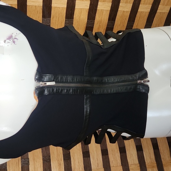 Leather detail top shelf bra - Picture 4 of 10